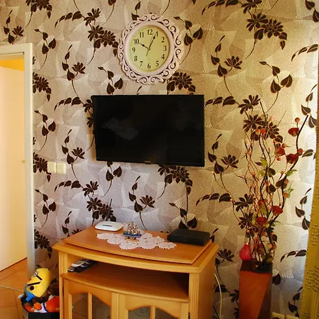Central Plaza Studio V2 *